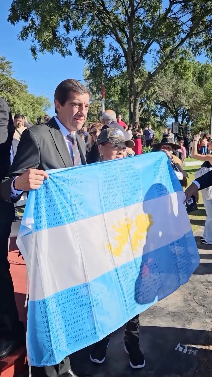 Imagen de la publicación de Carlos Sadir en homenaje a los veteranos y caídos de Malvinas.