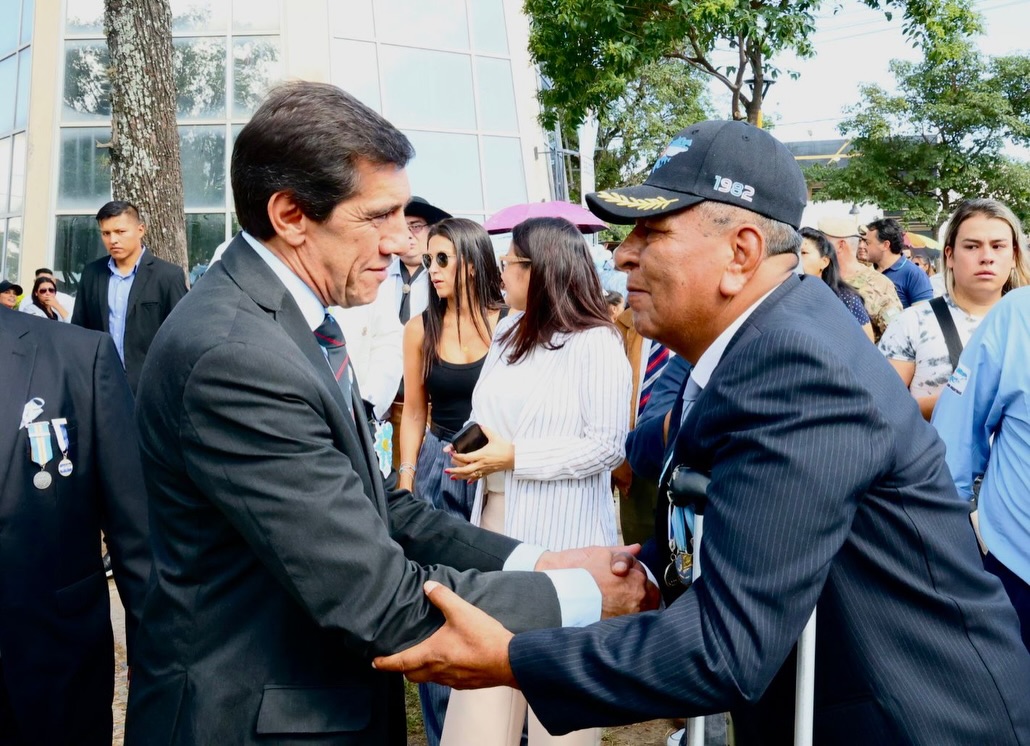 Imagen de la publicación de Carlos Sadir sobre el homenaje a veteranos de Malvinas en Palpalá.