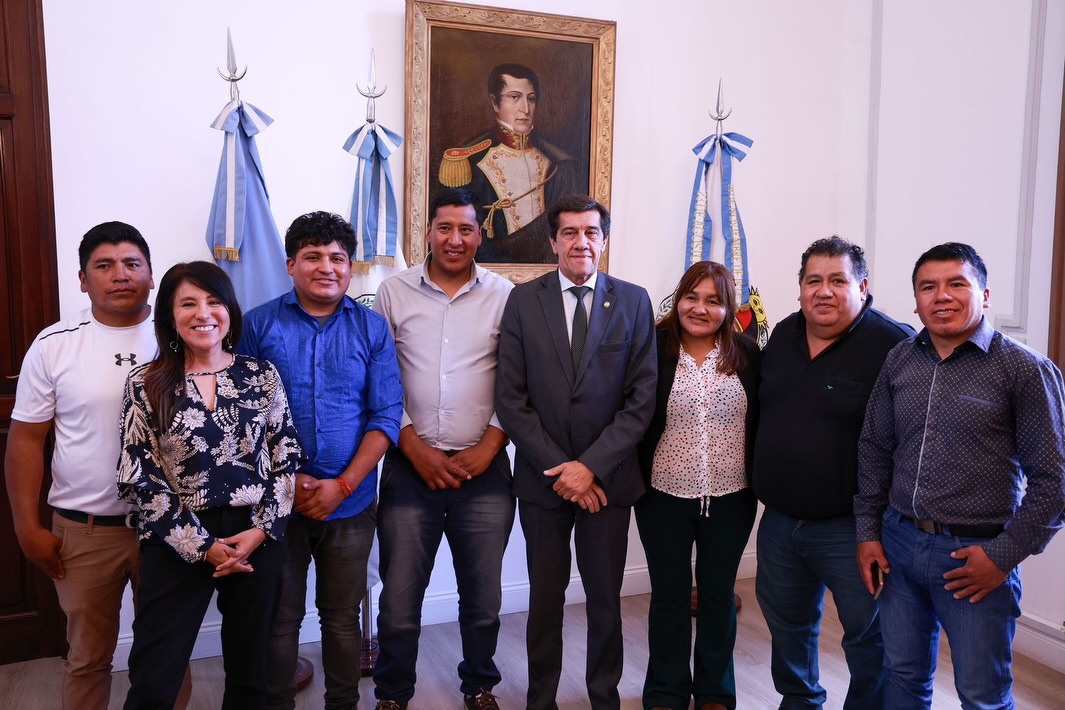 Imagen de la publicación de Carlos Sadir sobre reunión con comisionados municipales para coordinar obras y servicios