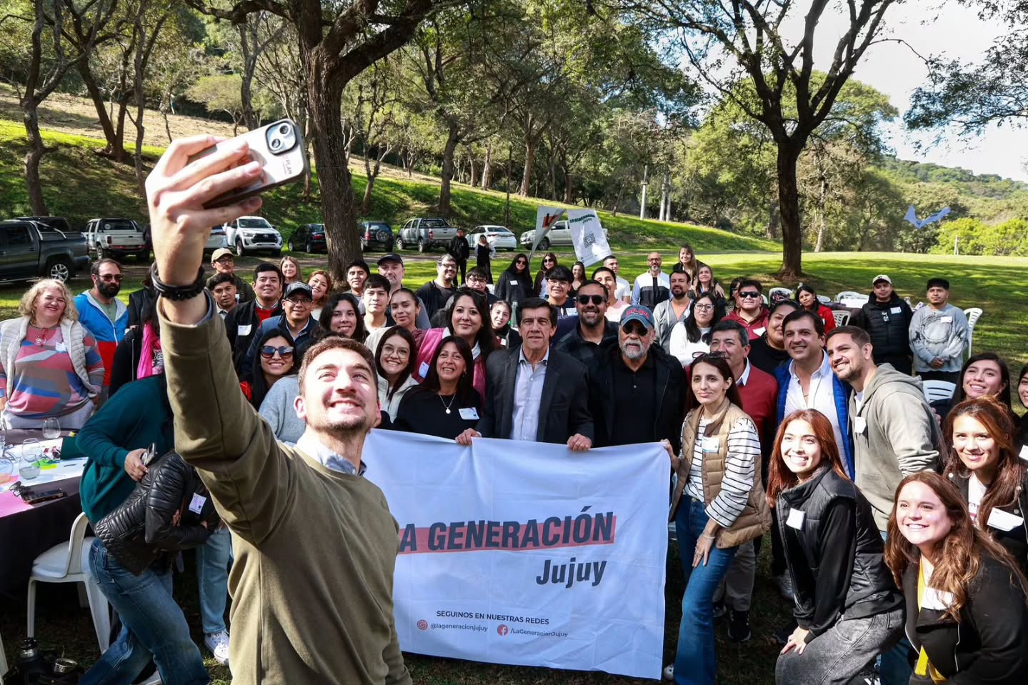 Imagen de la publicación de Carlos Sadir sobre encuentro con jóvenes de La Generación sobre la actualidad provincial