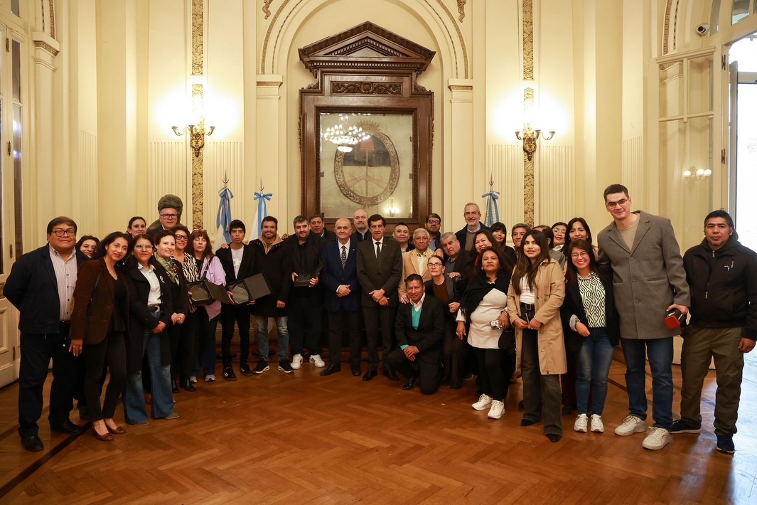 Imagen de la publicación de Carlos Sadir sobre encuentro con trabajadores de prensa por el Día del Periodista