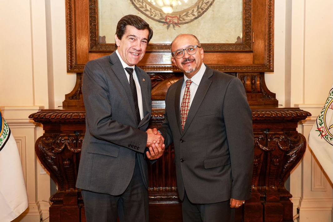 Imagen de la publicación de Carlos Sadir sobre reunión con el embajador de la India, Ajaneesh Kumar