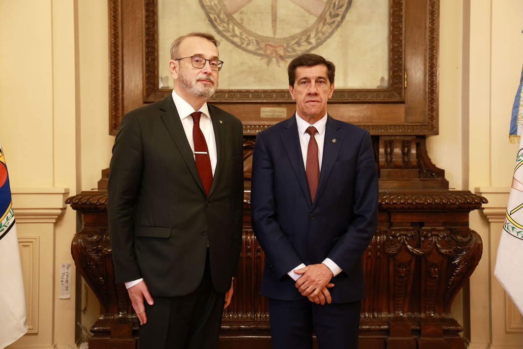 Imagen de la publicación de Carlos Sadir sobre encuentro con el embajador de Ucrania sobre cooperación internacional