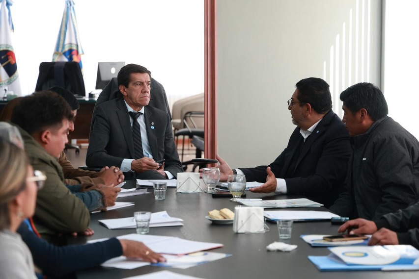 Imagen de la publicación de Carlos Sadir sobre reunión con autoridades municipales de la región en La Quiaca