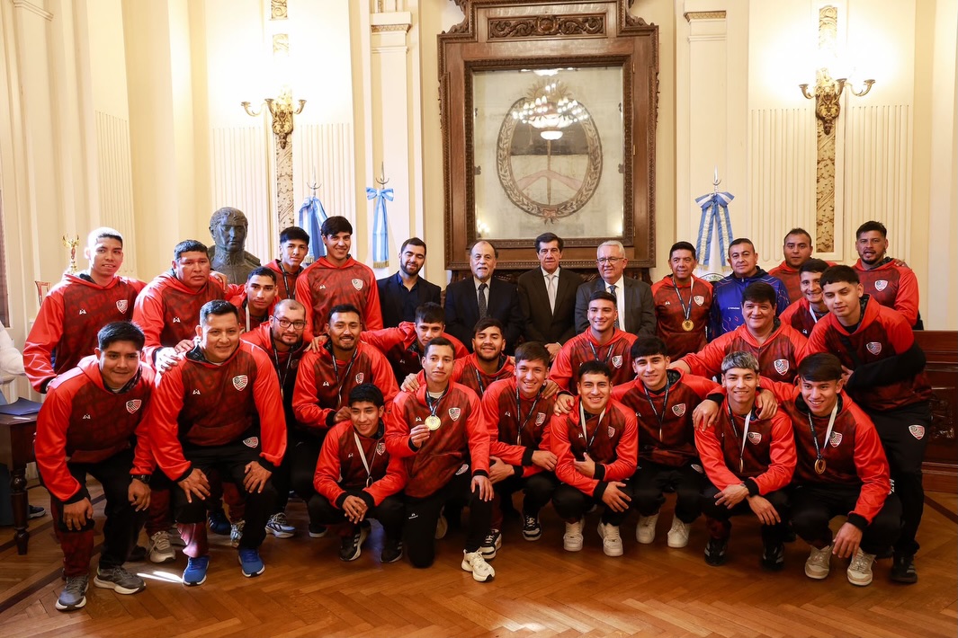 Imagen de la publicación de Carlos Sadir sobre reconocimiento a Sportivo Palermo y Atlético San Pedro por sus títulos