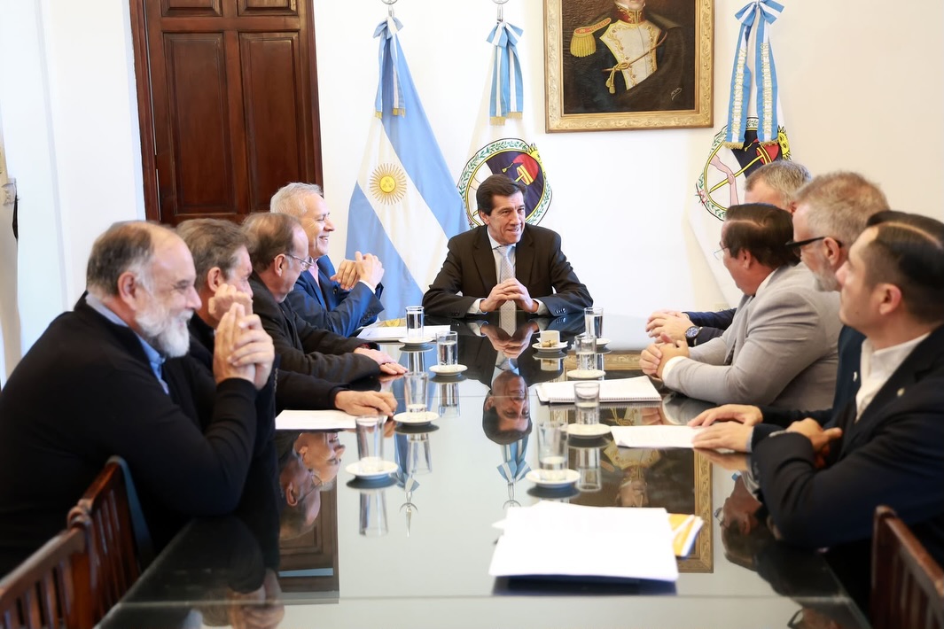 Imagen de la publicación de Carlos Sadir sobre reunión con la Unión Industrial de Jujuy sobre gas e infraestructura
