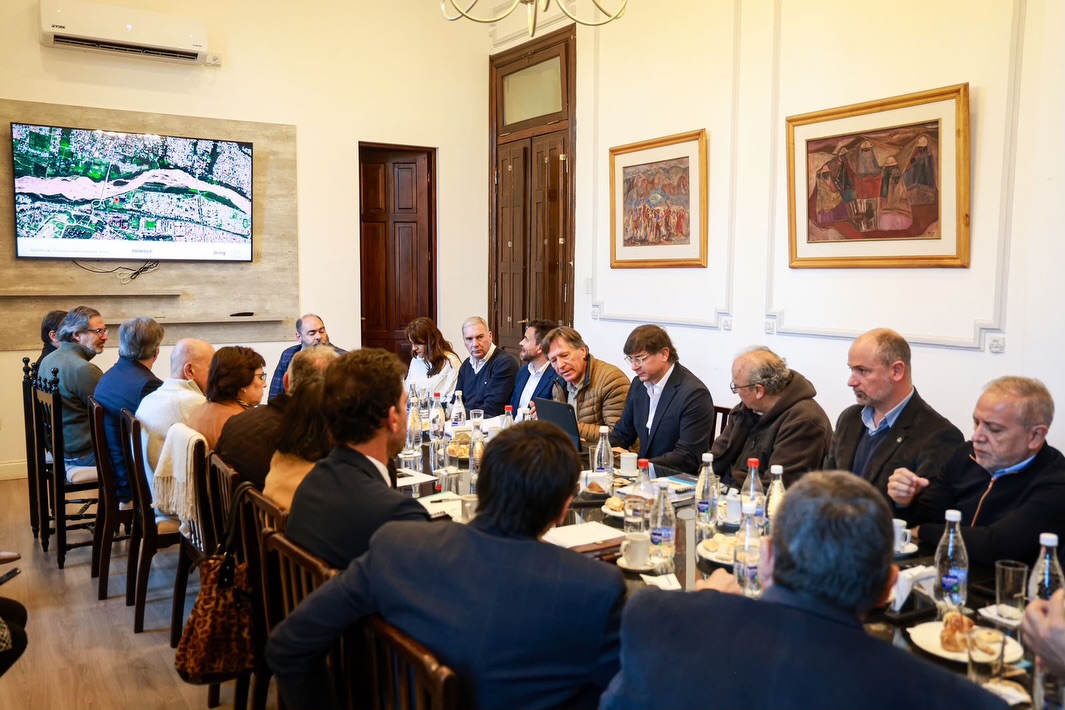 Imagen de la publicación de Carlos Sadir sobre reunión de gabinete para revisar obras y próximos proyectos