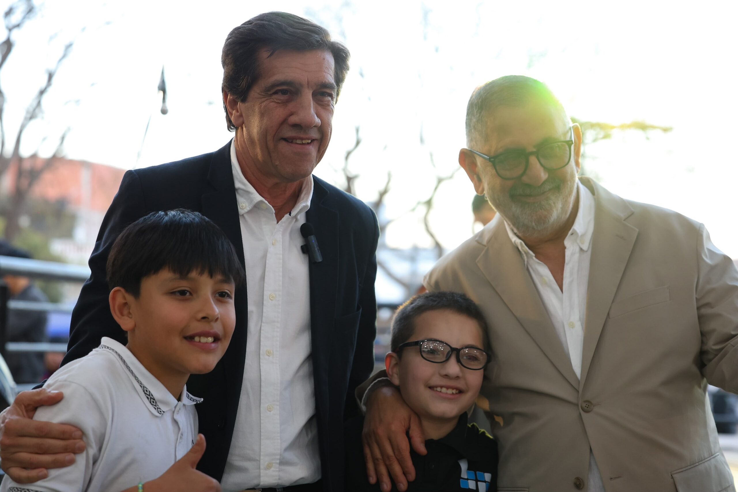 Imagen de la publicación de Carlos Sadir sobre presentación del multiespacio deportivo y recreativo del barrio Santa Rita