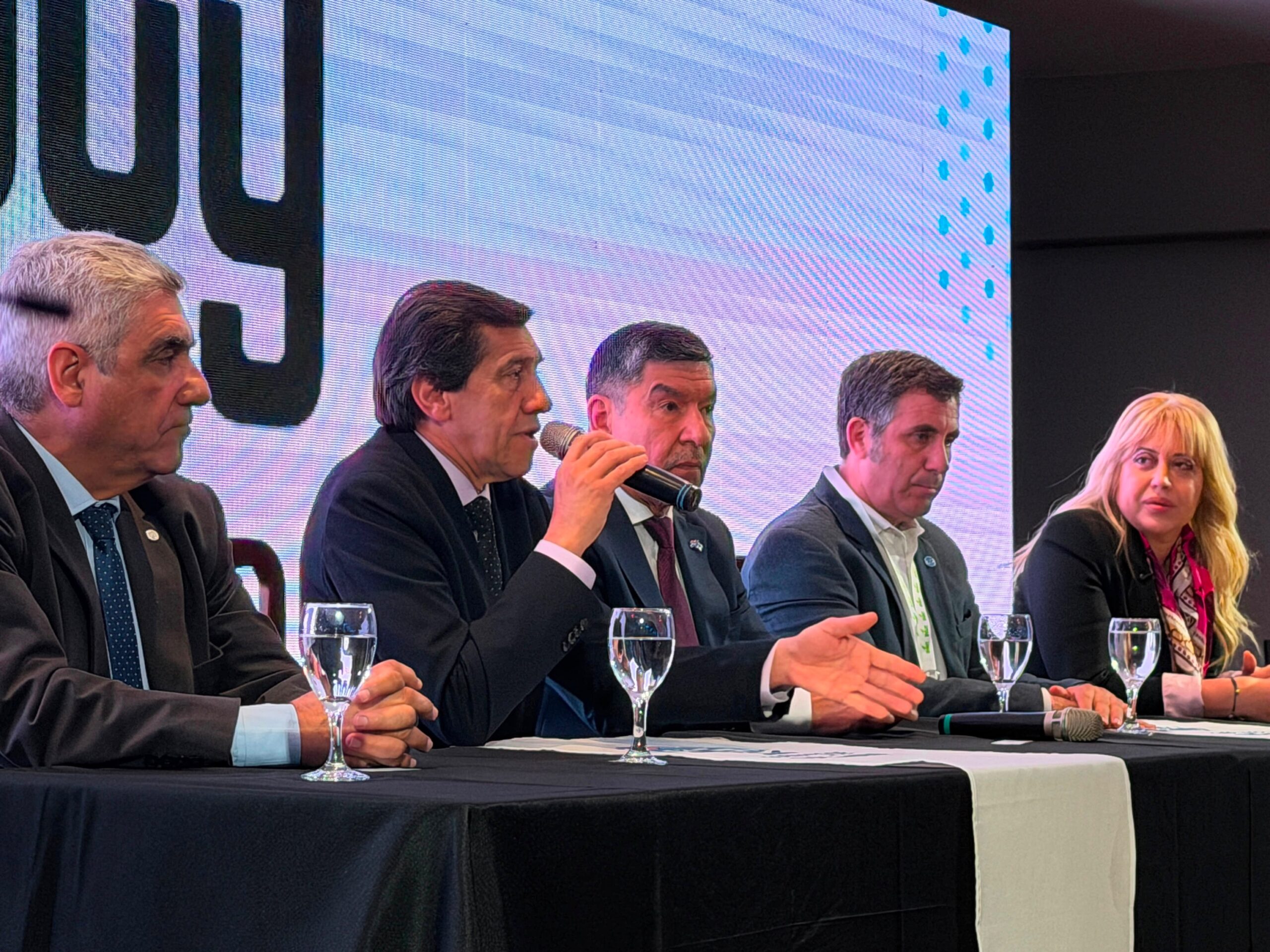 Imagen de la publicación de Carlos Sadir sobre segunda Cumbre de Bioetanol en Tucumán con provincias del NOA