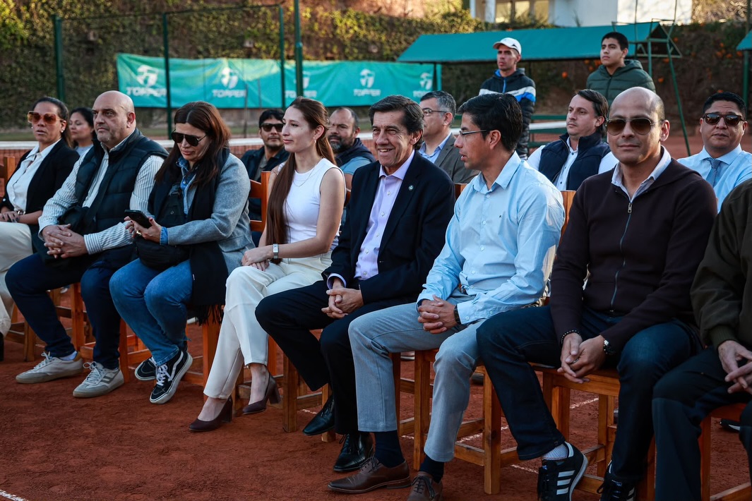 Imagen de la publicación de Carlos Sadir sobre visita al Law Tennis Club por sus 105 años
