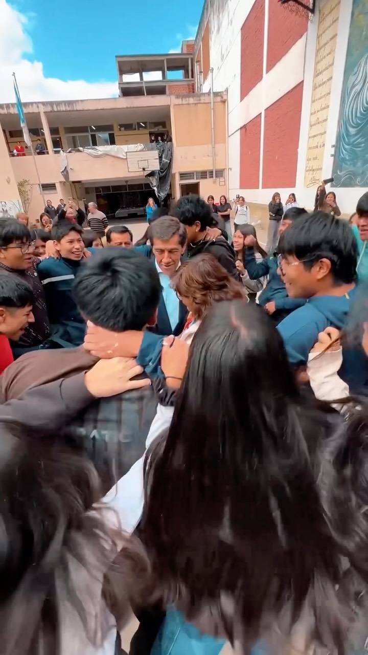 Imagen de la publicación de Carlos Sadir sobre visita al canchón de los carroceros del Nacional 3