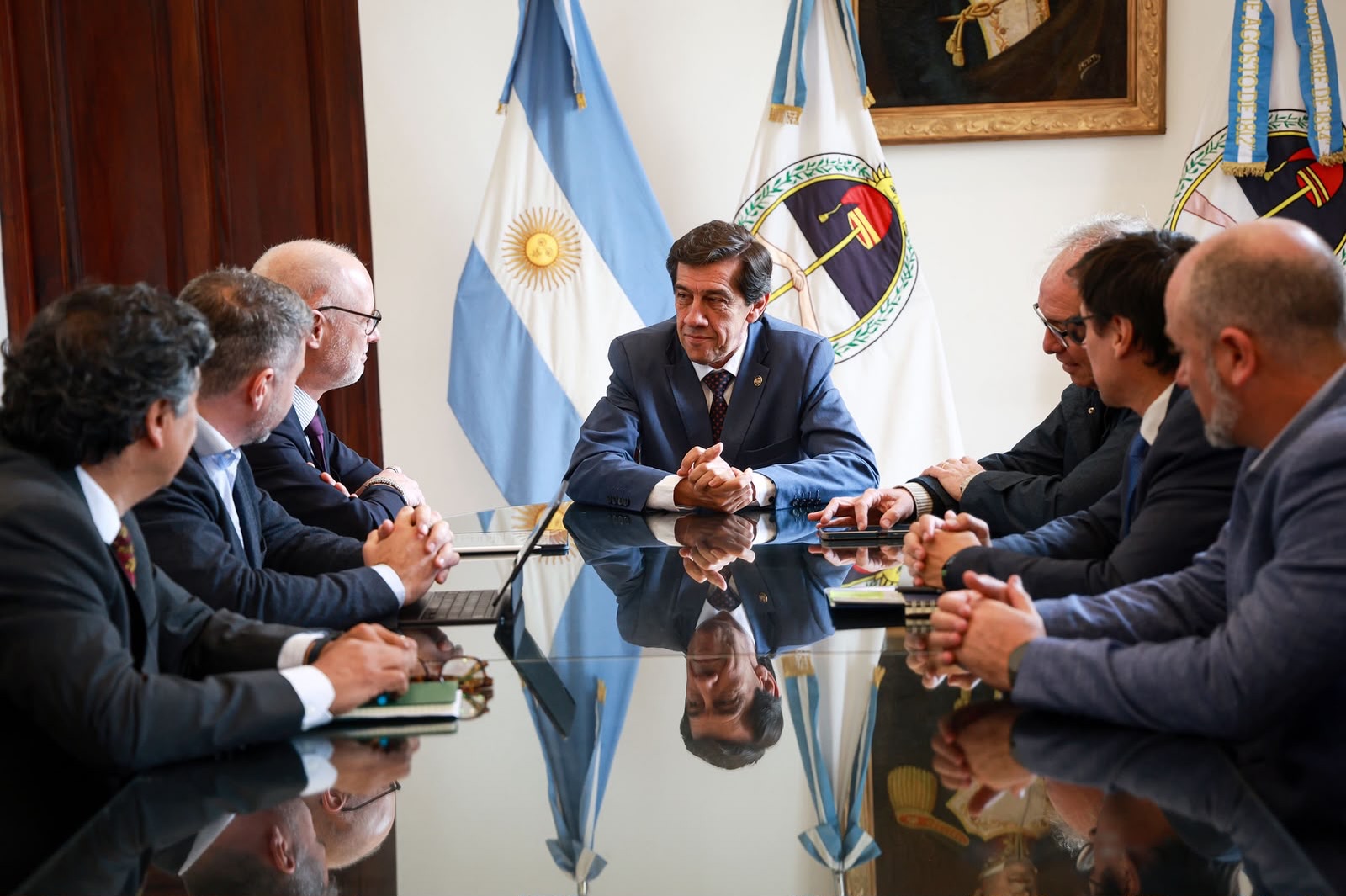 Imagen de la publicación de Carlos Sadir sobre reunión con el Banco Mundial sobre infraestructura y desarrollo minero