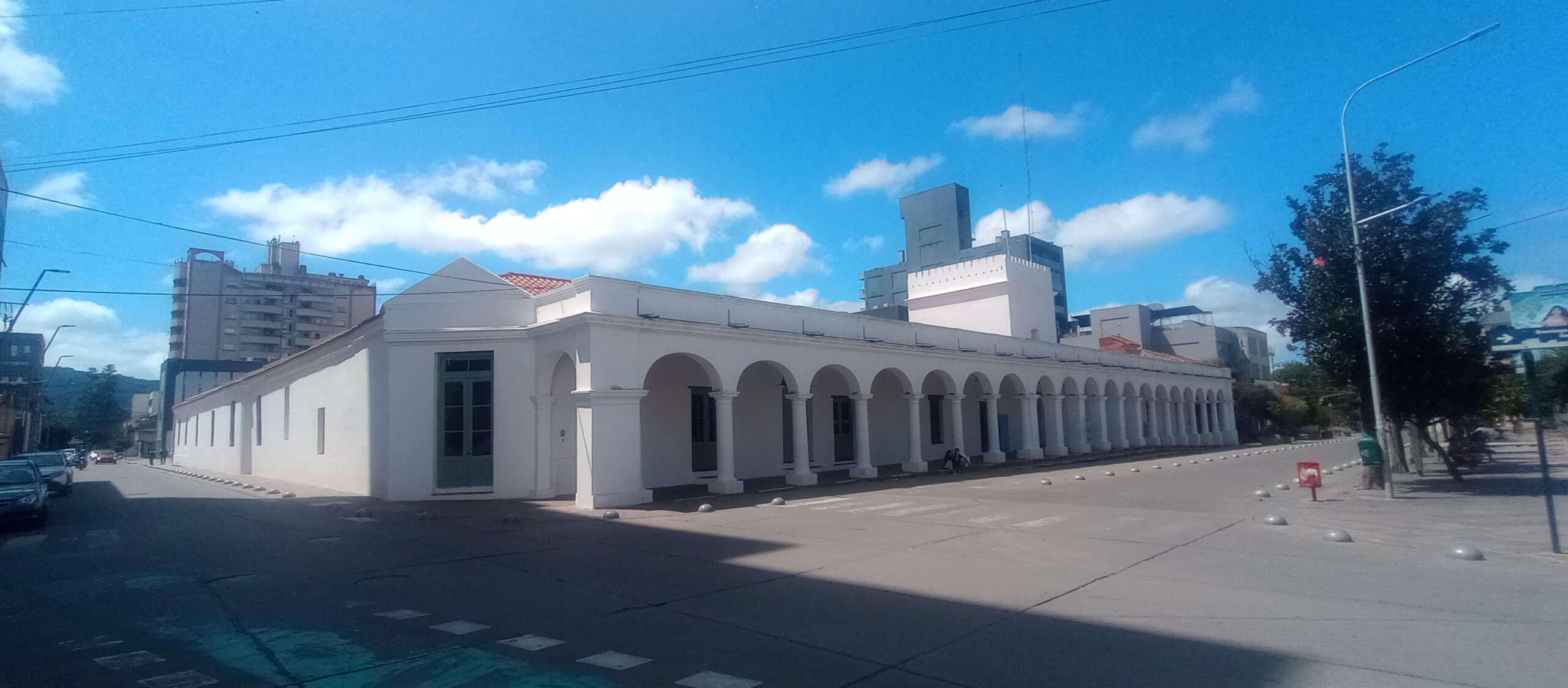 Fachada del Cabildo de San Salvador de Jujuy, fotografía de archivo de marzo de 2026.